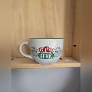 FRIENDS Central Perk White Large Coffee Mug Soup Bowl Warner Bros. 24 Oz